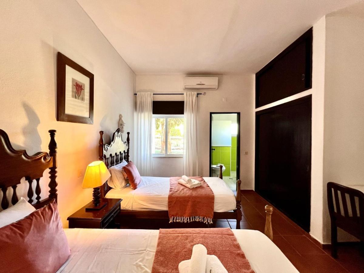 Armacao De Pera Twins 3 With Pool By Homing Apartment Luaran gambar